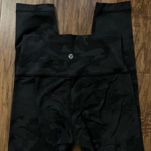 black camo Lululemon leggings 🖤👑